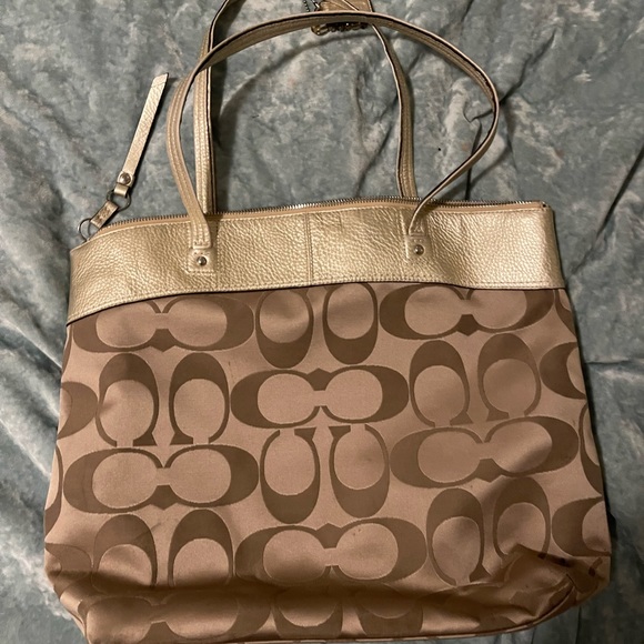 Beautiful Coach Tote - Picture 2 of 3